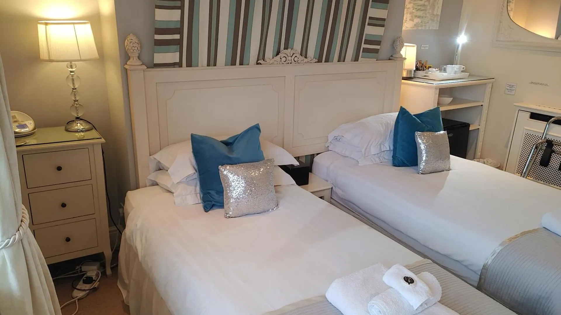 The Bath House Boutique B&B - In-Room Breakfast - Free Parking Bed & Breakfast