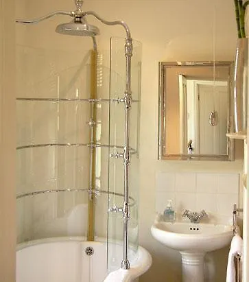 The Bath House Boutique B&B - In-Room Breakfast - Free Parking Bed & Breakfast