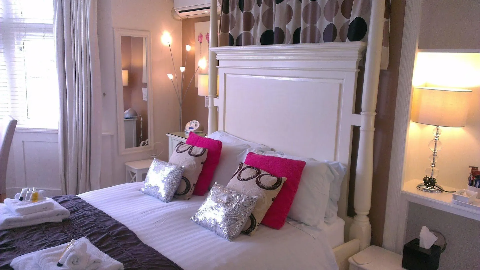 **** Bed & Breakfast The Bath House Boutique B&B - In-Room Breakfast - Free Parking United Kingdom