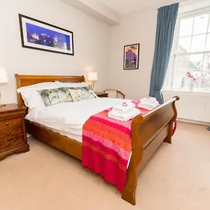 https://luxery-new-town-1-bed-apartment.edinburghhotelsuk.org