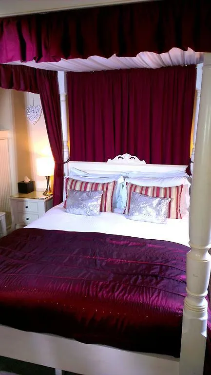 The Bath House Boutique B&B - In-Room Breakfast - Free Parking