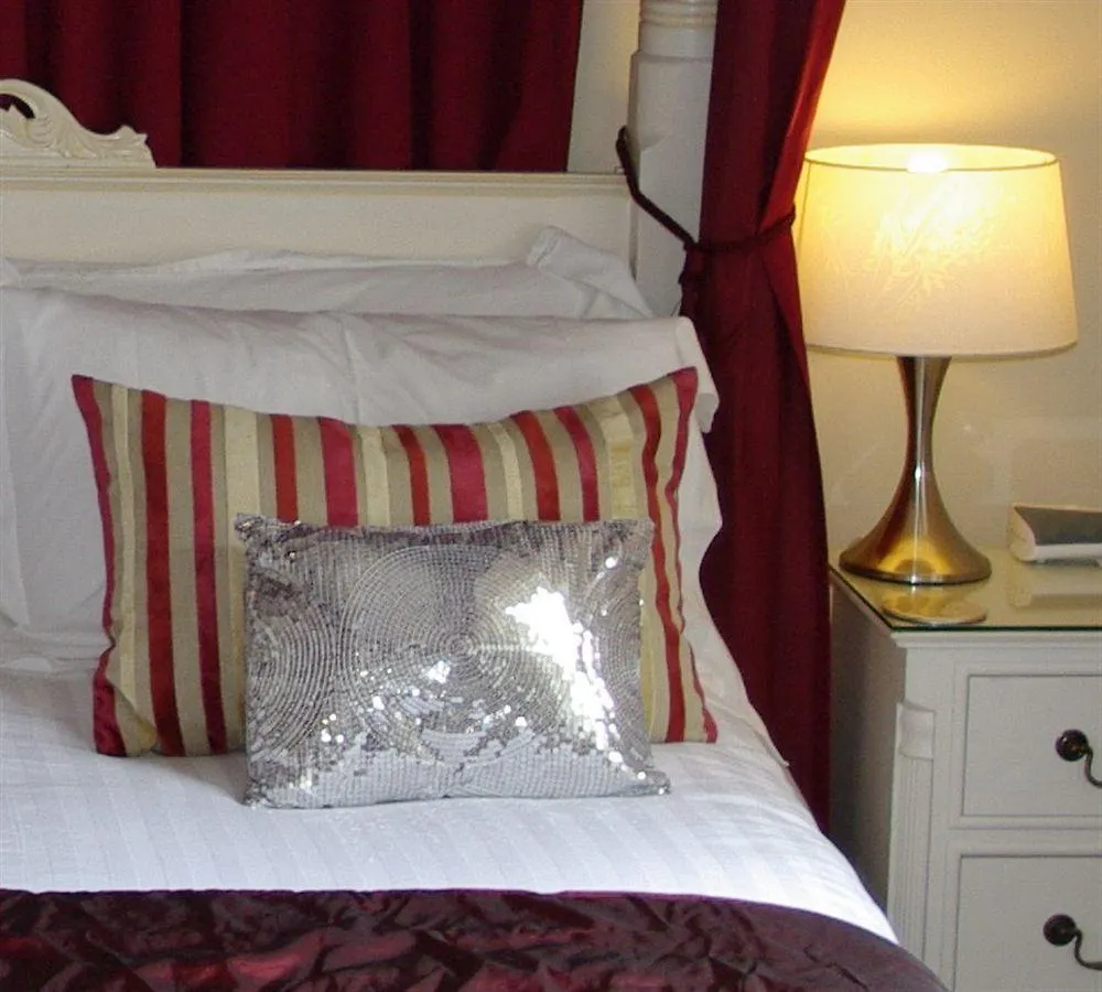 The Bath House Boutique B&B - In-Room Breakfast - Free Parking 4*,