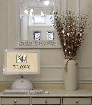 The Bath House Boutique B&B - In-Room Breakfast - Free Parking Bed and breakfast